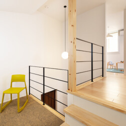 スキップフロアは約3畳の広さがあります。デスクをおいてスタディコーナーにすることもできますね。リモート学習やテレワークにも活用できるのでは???