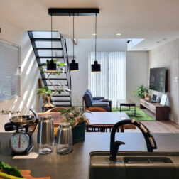 キッチンからお部屋が見渡せます。家族や友達と過ごすLDKの一体感がとても心地いい。