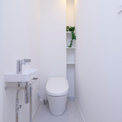 2階トイレ:LIXIL サティスS